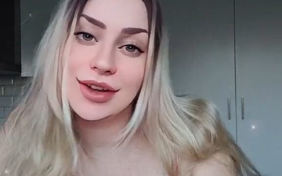 Snowmixyy Nude show big Tits So Lewd !!