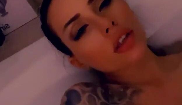 Vera Bambi Rubbing In Bathtub Video Leaked